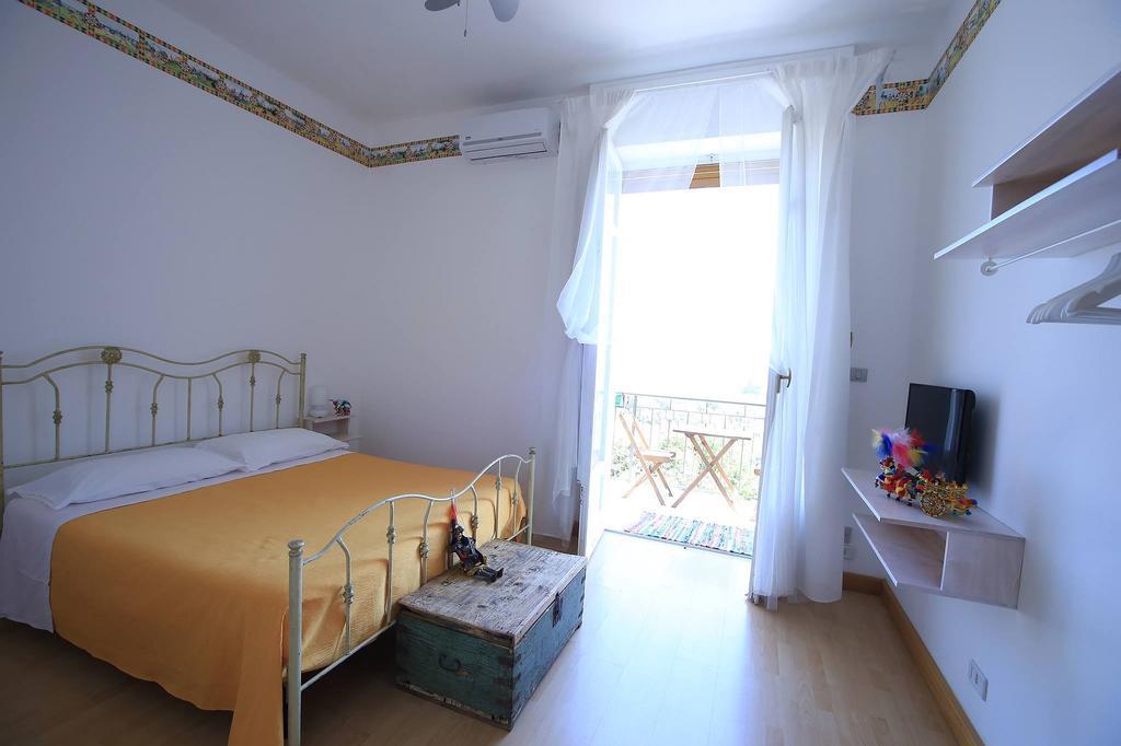 Pupi Catania Etna B&B - #Viaggiosiciliano Aci Castello Exterior photo